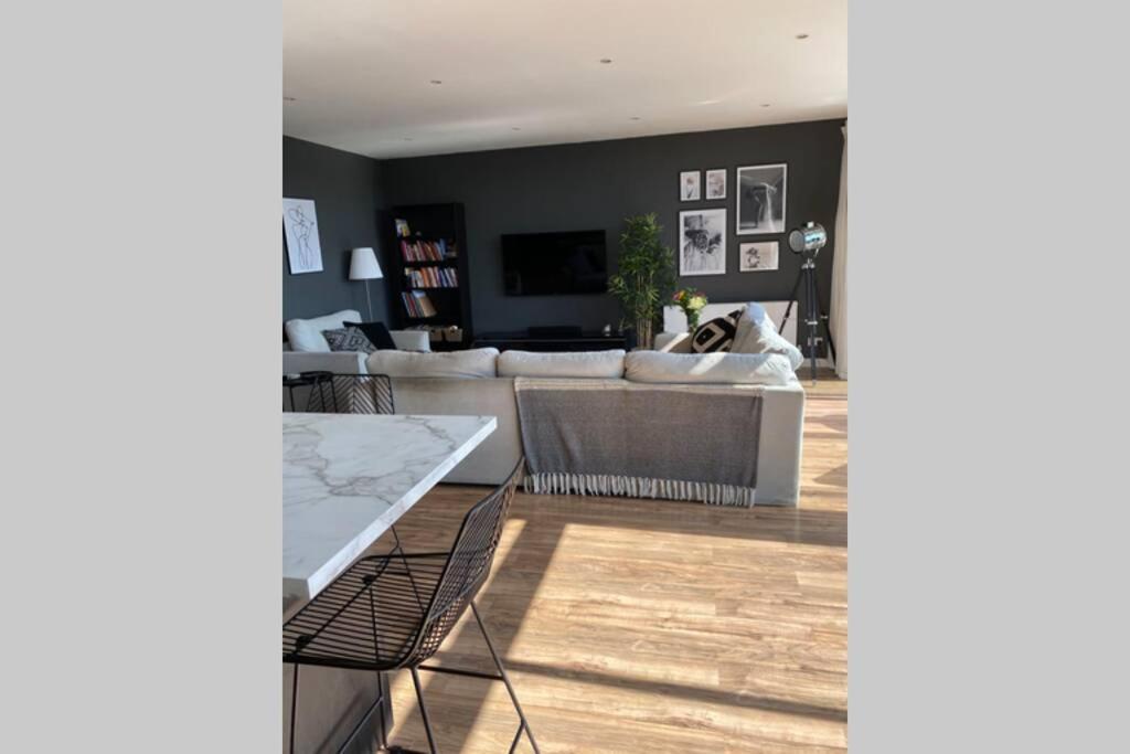 Riverside Exec Apartment With Balcony - Secc/Hydro Glasgow Buitenkant foto
